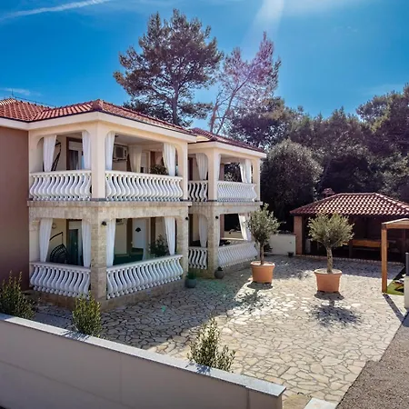 Quercus Appartement *