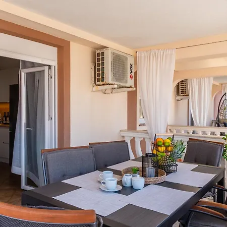 Quercus Apartment Vir