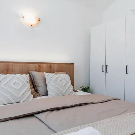 Quercus Apartment Vir