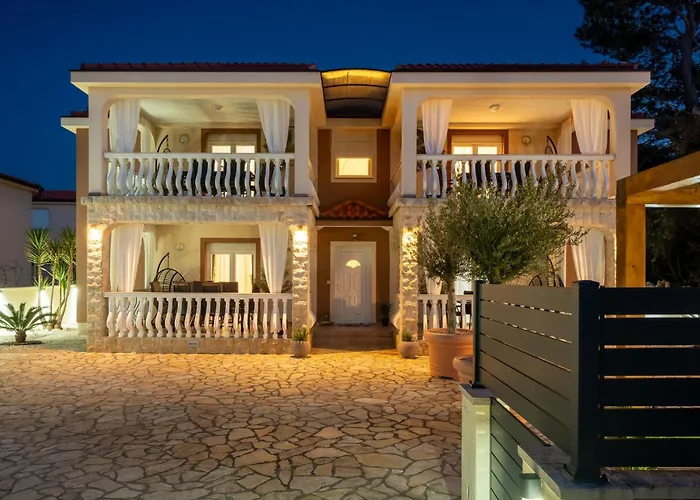 Διαμέρισμα Quercus *